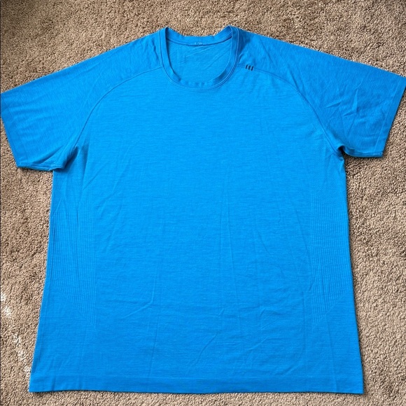 Lululemon Mens Metal Vent Tech Light Blue Athletic Workout Short Sleeve Shirt - Picture 1 of 7